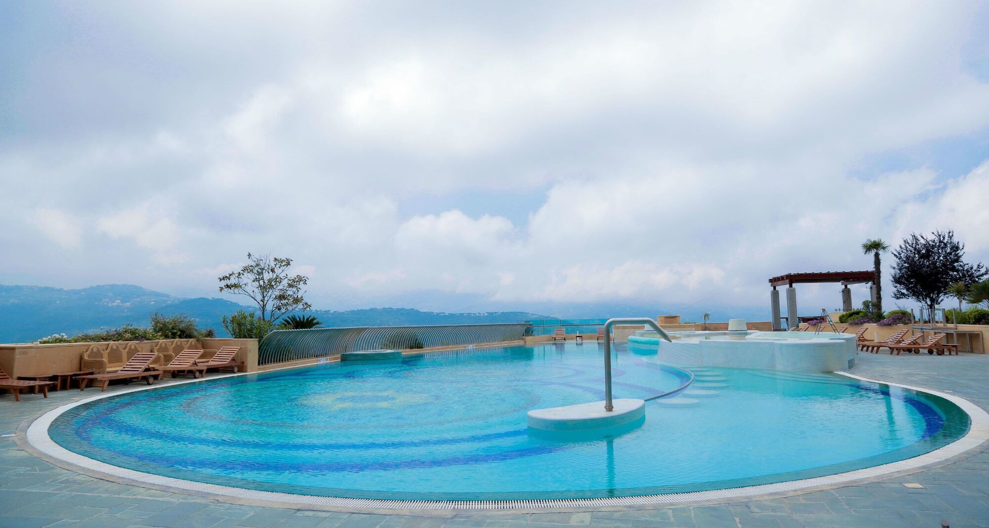Grand Hills Hotel & Spa Brummana Exterior foto